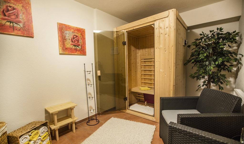 Haus Annette Aparthotel Schroecken Luaran gambar