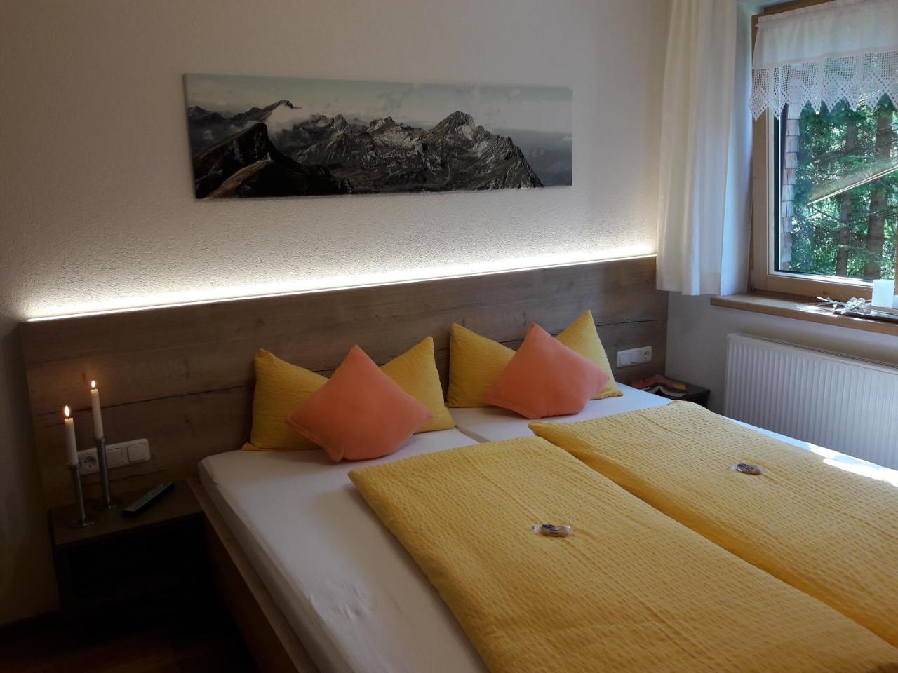 Haus Annette Aparthotel Schroecken Luaran gambar