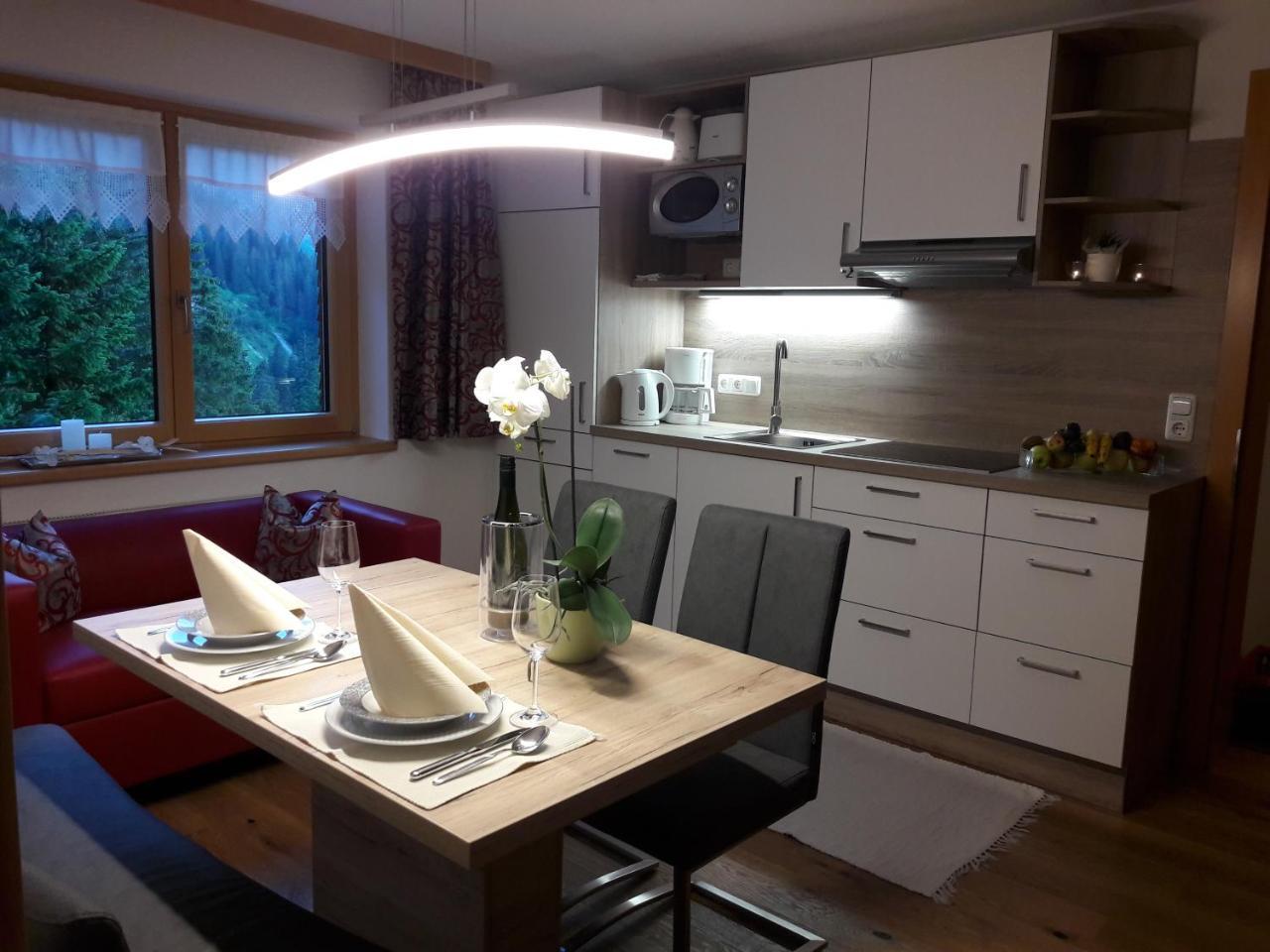 Haus Annette Aparthotel Schroecken Luaran gambar