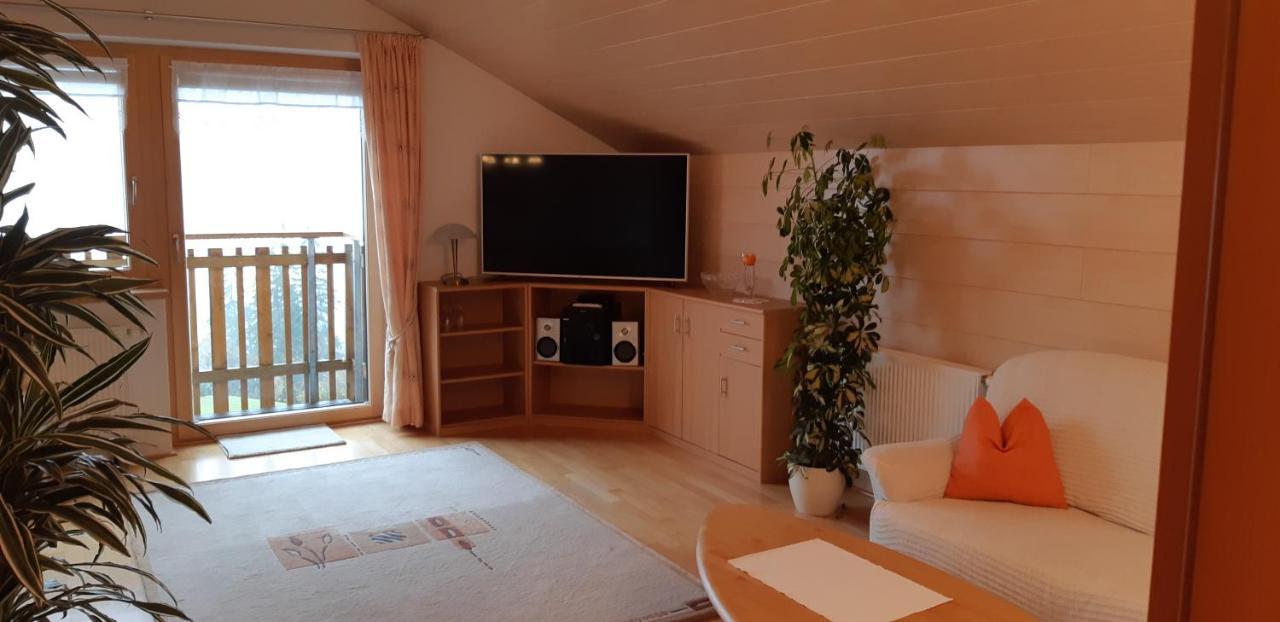 Haus Annette Aparthotel Schroecken Luaran gambar